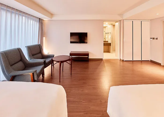 Thomas Myeongdong Hotel 3*