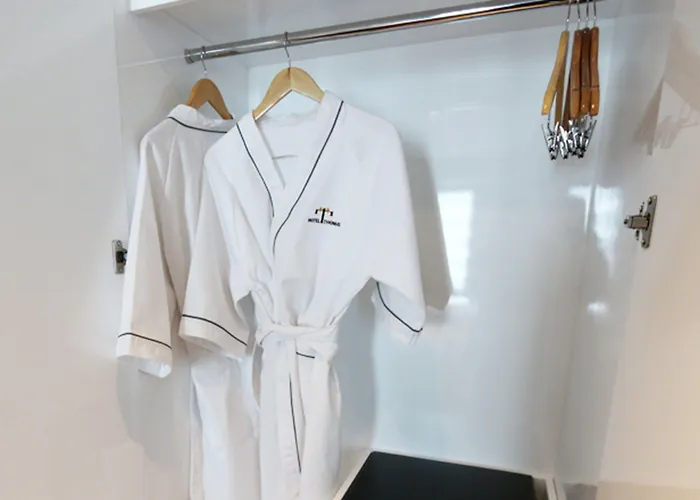 Thomas Myeongdong Hotel 3*